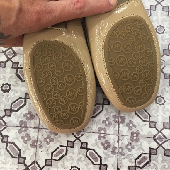 NEW Michael Kors patent leather slip on shoes - Picture 5 of 5